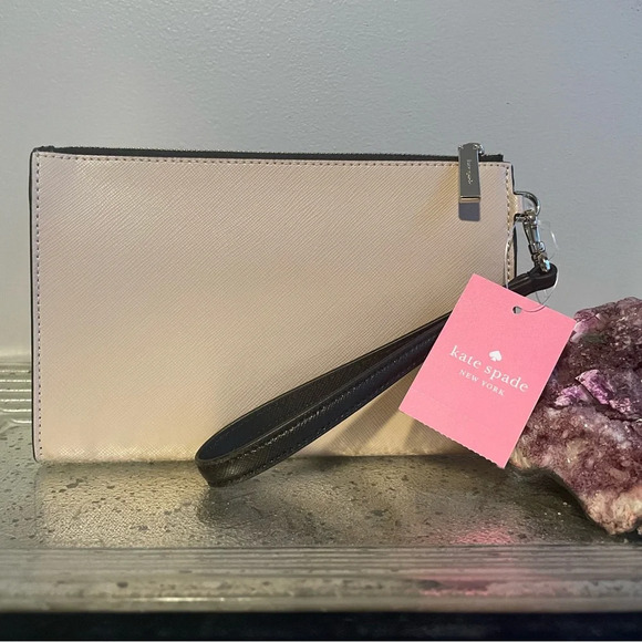 Kate Spade Medium Saffiano Leather Wristlet wallet beige and black colour - Picture 3 of 4